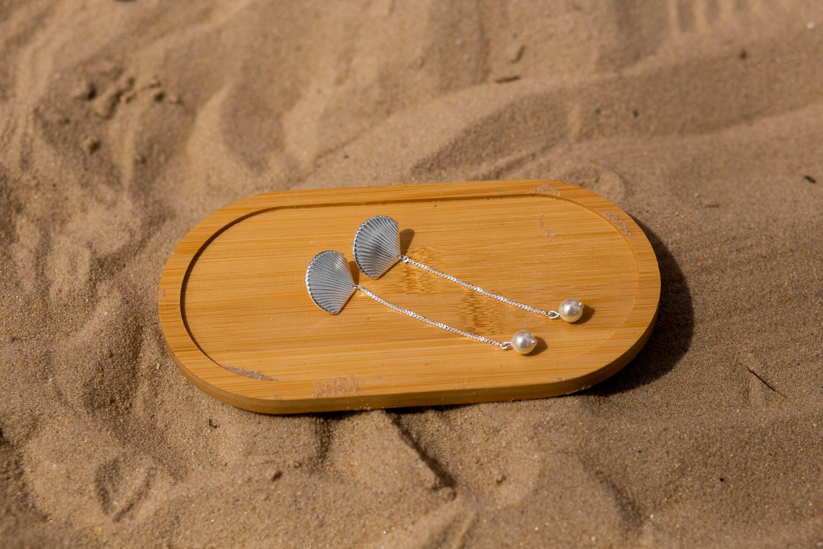 BRINCO CONCHA COM PEROLA (PRATA) Brinco Concha com Pérola - Imagem 1